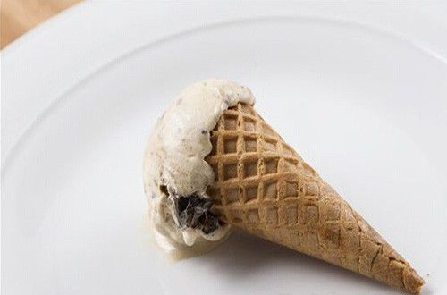 盘点奇葩冰激凌 母乳、伟哥冰激凌敢吃吗