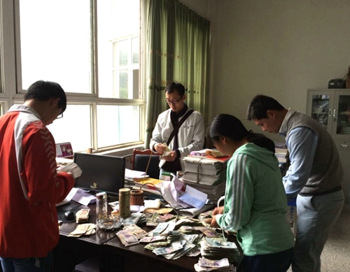 为患病学生刘玉萍爱心捐款