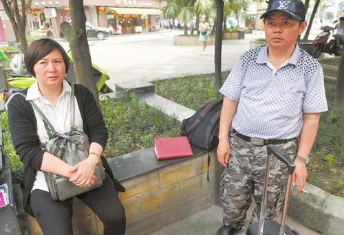 男子疑遇失散30多年姐姐 十几次扒火车寻亲无果