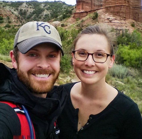 　　旅行结束后，他们很有可能继续住在这个只有18平的移动房里，但他们并不在乎，因为他们认为房子、车子等物质财富并不重要，重要的是两个人能在一起，并且过得开心充实。