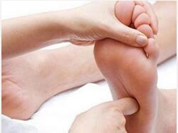 足疗竟有5个惊人好处 按摩前要放松心情