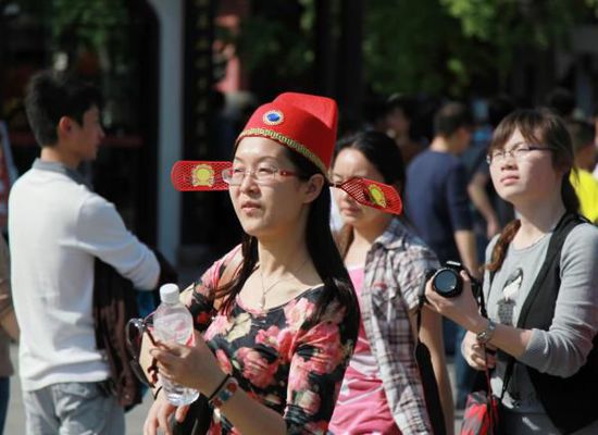 在社会公众心里，高考状元毕业后，理所当然成为社会各界公认的“职场状元”和“杰出人才”。