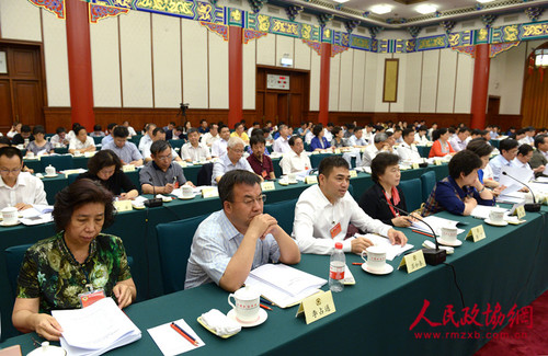 5月31日，全国政协在北京召开“推动大众创业、万众创新”专题协商会。本报记者 齐波摄