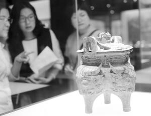 首都博物馆镇馆之宝之一伯矩鬲。