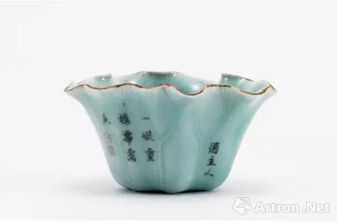 清乾隆 唐英制豆青釉墨彩诗文荷花口杯 估价：RMB200,000-300,000  北京匡时