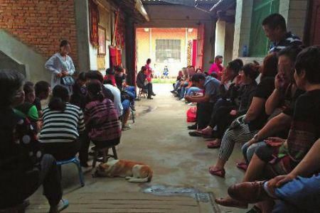 揭秘“神仙”骗局：自称骊山老母 访客排到大门