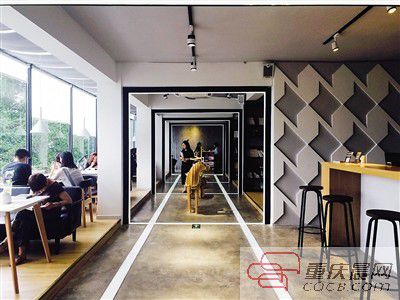 200平方米的阅读区域开始限制人流。