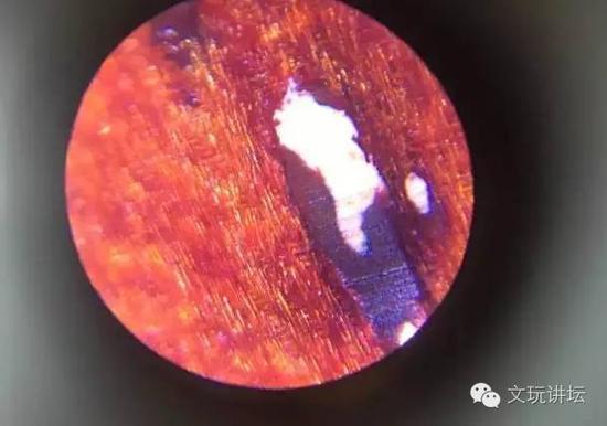 图中填充物均很平整，充实饱满