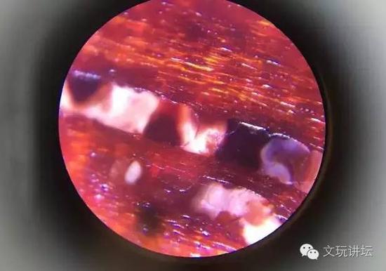 图中金星填充物为半透明，不是那种充实感，并且带有油脂