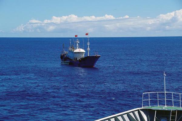 外媒：印尼射击并扣押中国渔船 中方斥滥用武力