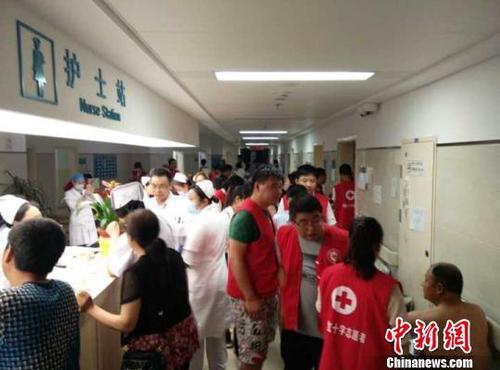 图为医院救治现场。 谷华 摄 