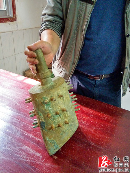 距今2700多年的西周铜铙，现已被县文物局馆藏