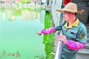 母亲发脾气将1岁半孩子丢下水 环卫工十几秒救人