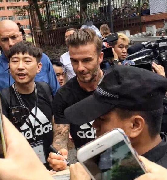 广西少女只身赴广州追星 父母疑其误入传销报警