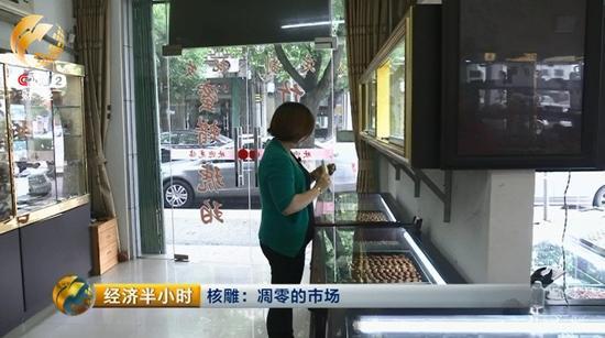 一个上午，阿杜的店里都没有几个人上门，阿杜告诉我们，从去年开始，这种情形就已经是家常便饭了。