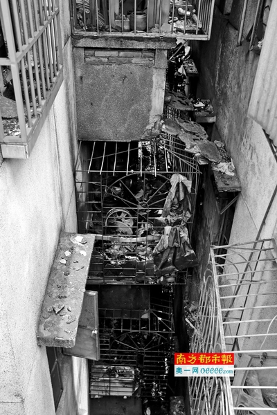 民宅起火男子被困4楼 热心邻居助其撬窗逃生