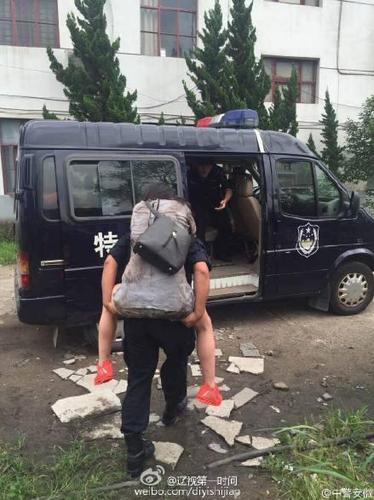 女子着急见男友却坐错车直接跳火车 身体无大碍