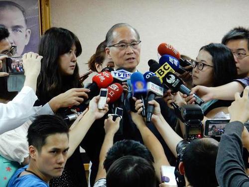 台“外长”澄清导弹误射后报告美国：是通知