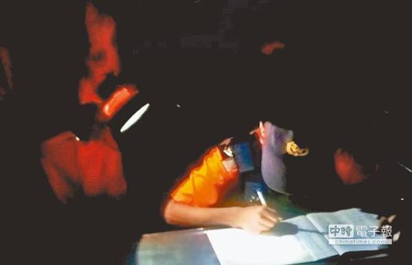 尼伯特掀15级阵风 兰屿1317户停电