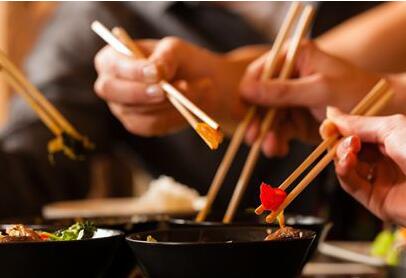 别贪吃！吃太饱会带来6种严重疾病