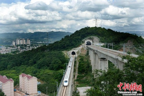 稳、进、新、好、难：统计局五字概括上半年经济运行特点
