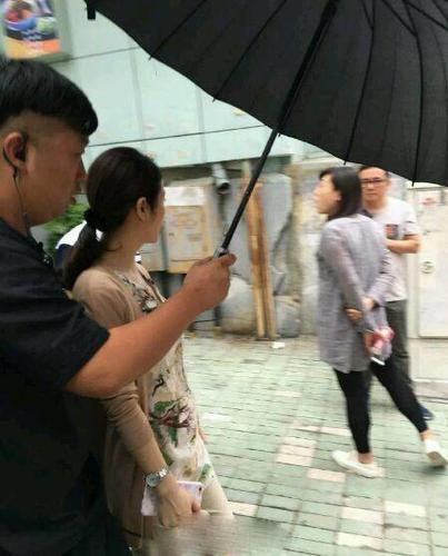 网曝林心如最新大肚照 网友：跟六个月大似的