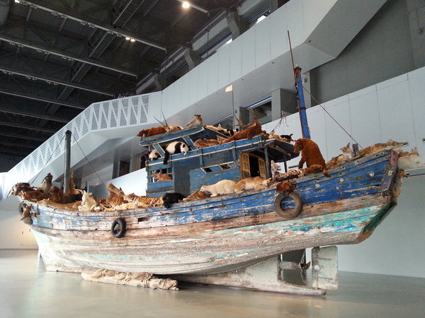 蔡国强 《九级浪》 综合媒材 2014年