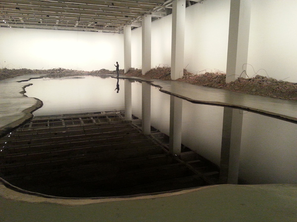 蔡国强  《静墨》  墨汁、石块  2014年