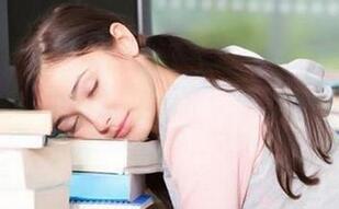 夏季三缺饮食易犯困 吃什么能提神