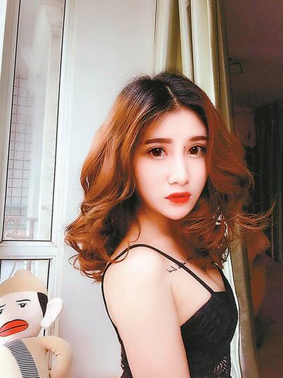 网络女主播靠脸吃饭月入十万？记者走近女主播揭秘背后辛酸故事