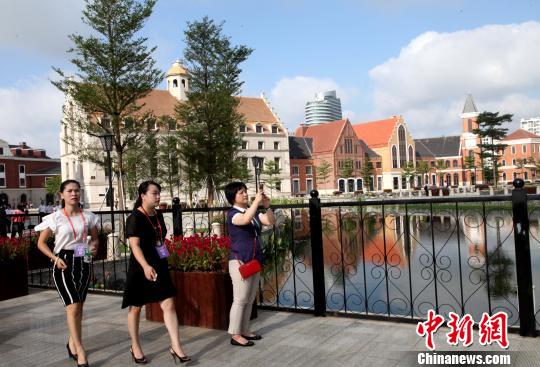 南宁·中关村双创示范基地位于南宁高新区核心区，风景优美?！⊙钪拘?摄