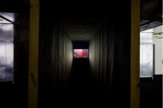 Martin Creed‘s summer installation THE BACK DOOR at Park Avenue Armory， June 8 - August 7， 2016。 （Photo： James Ewing）