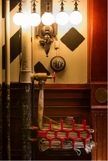 Martin Creed‘s summer installation THE BACK DOOR at Park Avenue Armory， June 8 - August 7， 2016。 （Photo： James Ewing）