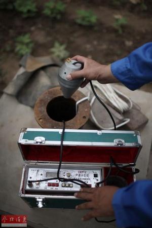 中国北方城市现沉降 三层建筑逐渐沉入地面吓死宝宝了