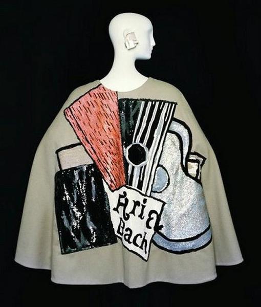 Yves Saint Laurent以毕加索立体主义绘画为灵感的女装设计