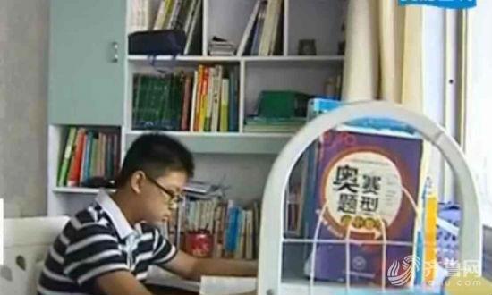 14岁小神童体验高考一不小心699分 考进中科大