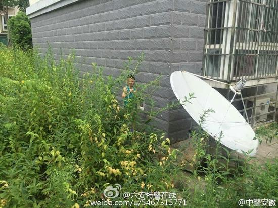 不满被妈妈批评 7岁男童妙变