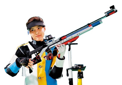 8月6日，杜丽在决赛最后一枪后。_副本