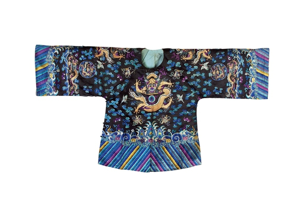 盘金绣云龙纹戏衣