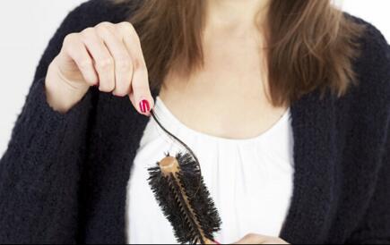 为何女人老掉头发 护发多吃这6款食疗