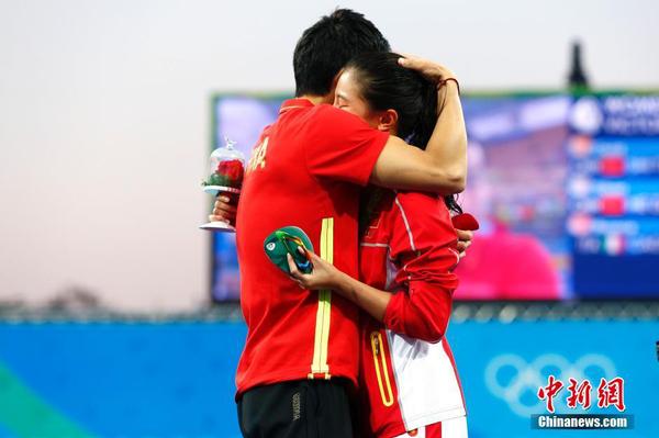 秦凯现场求婚何姿4