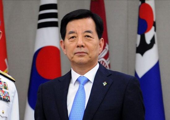 韩防长：只要朝鲜弃核就撤走萨德 遭民众泼水