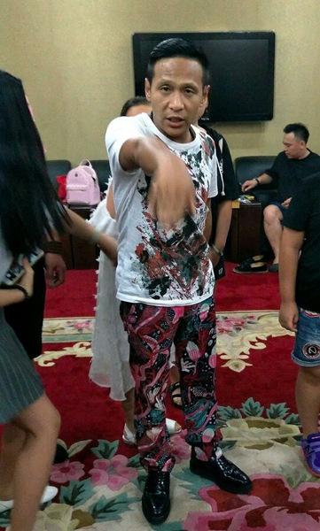 曝宋小宝耍大牌被群殴 叫四十多人示威被围困