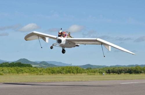 今年50岁的八谷和彦，那时还是少年。他暗下决心，要造一架滑翔机，像风谷的娜乌西卡那样自由飞翔。