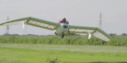 滑翔机的原型就是按照宫崎骏漫画《风之谷》里娜乌西卡的“座驾”打造的。