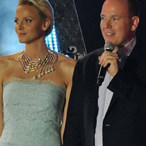 6。摩纳哥公主的无边瀑布项链 