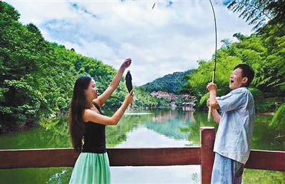 市民家中教女11年引争议 称