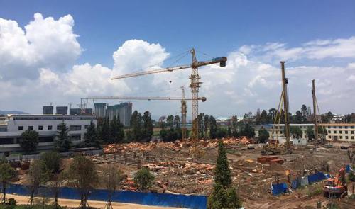 昆明艺院公寓被强拆 校长：7000学生入学咋办