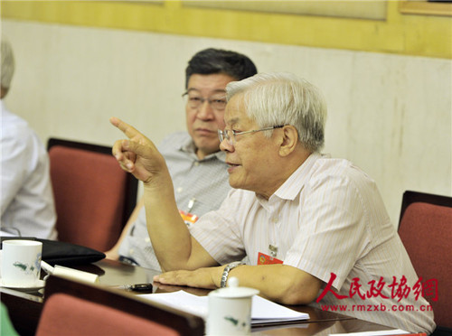 蔡武委员在“完善繁荣发展社会主义文艺的体制机制”专题分组讨论会上发言