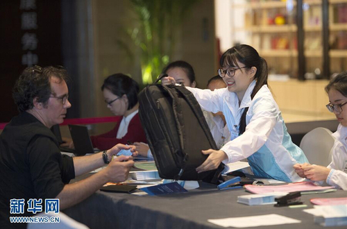 8U)W]]O9B(QM`G(9C1L}JM4